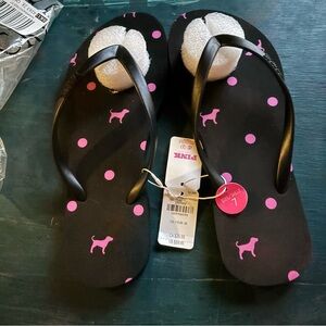 PINK Victoria's Secret Black and Pink Flipflops
#PinkDog